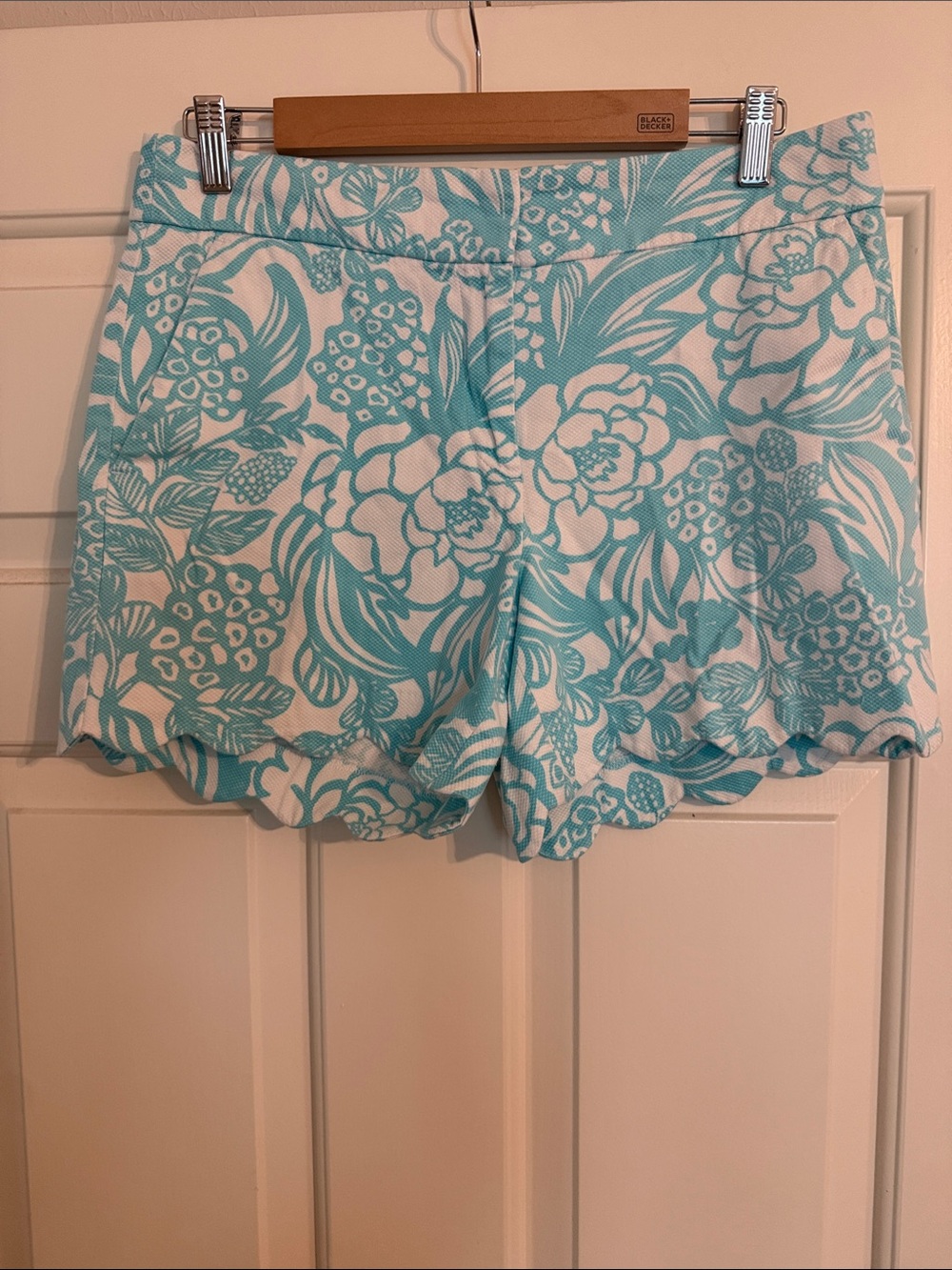 Talbots Floral Scallop Hem Women's Shorts - White & Teal